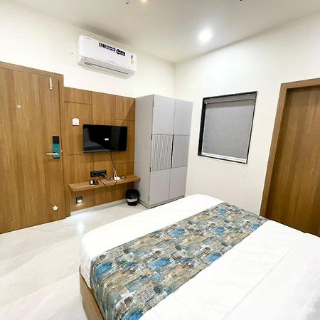 Hotel Royal Elite Rajkot Luaran gambar