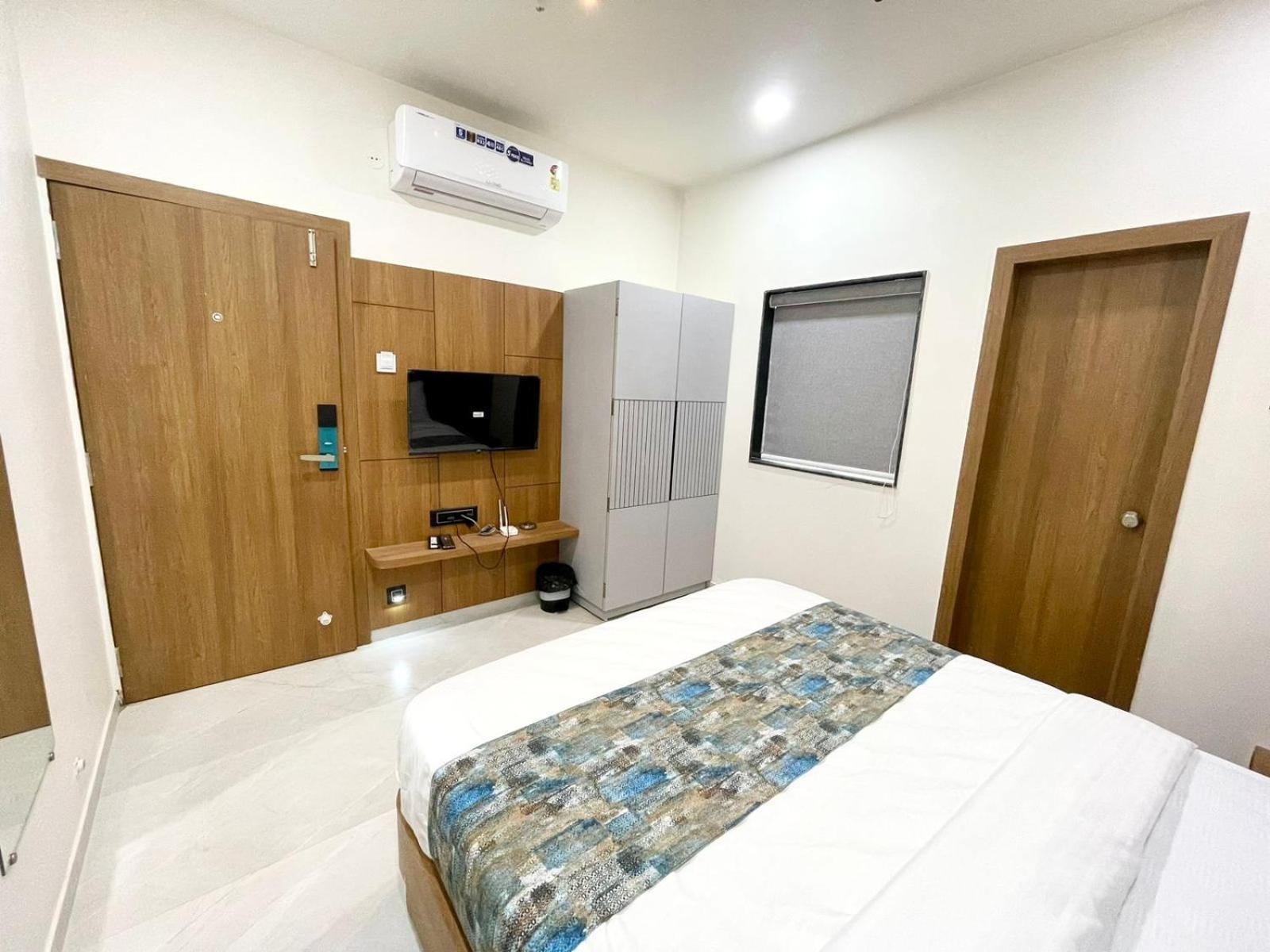 Hotel Royal Elite Rajkot Luaran gambar