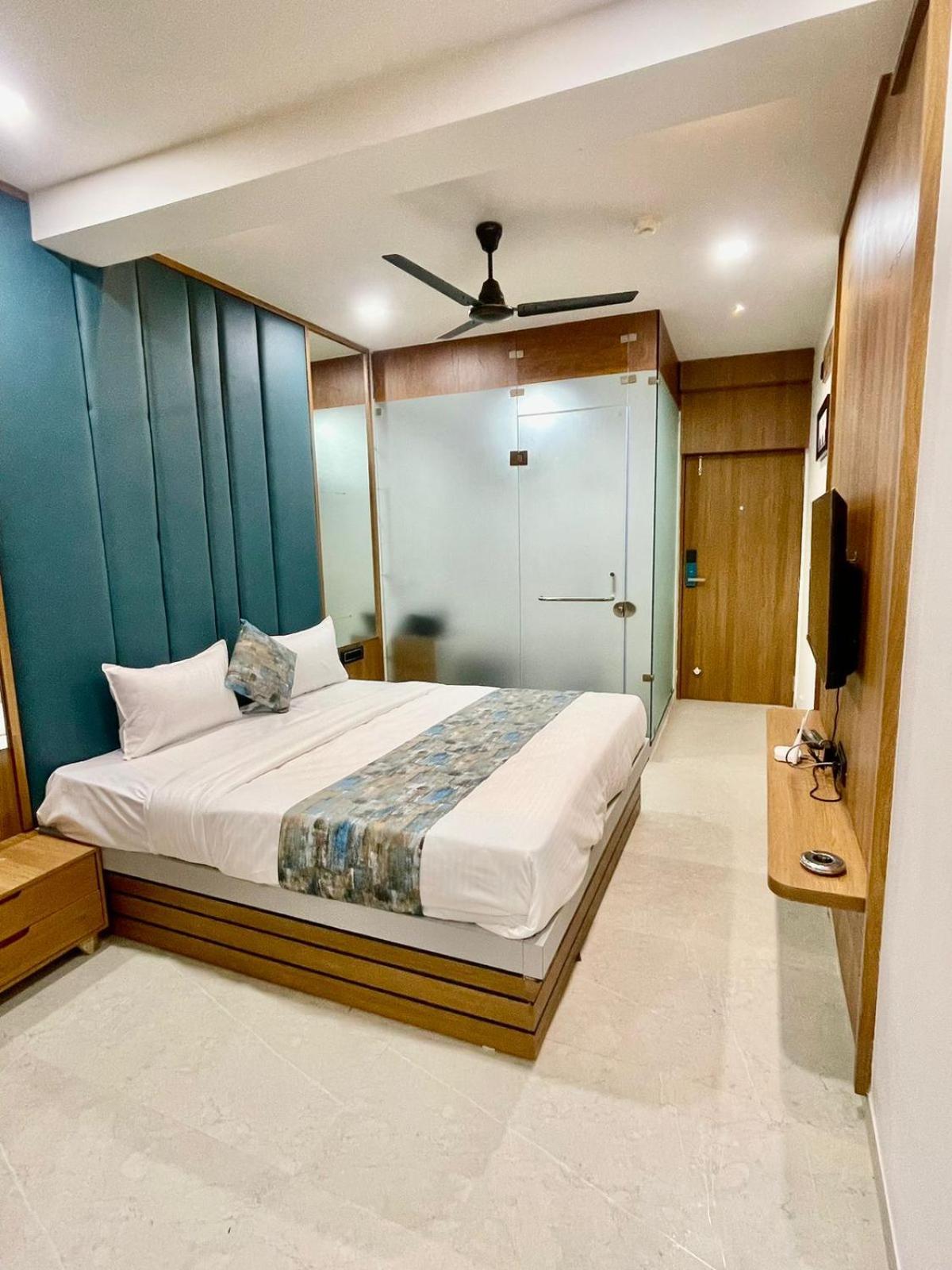 Hotel Royal Elite Rajkot Luaran gambar
