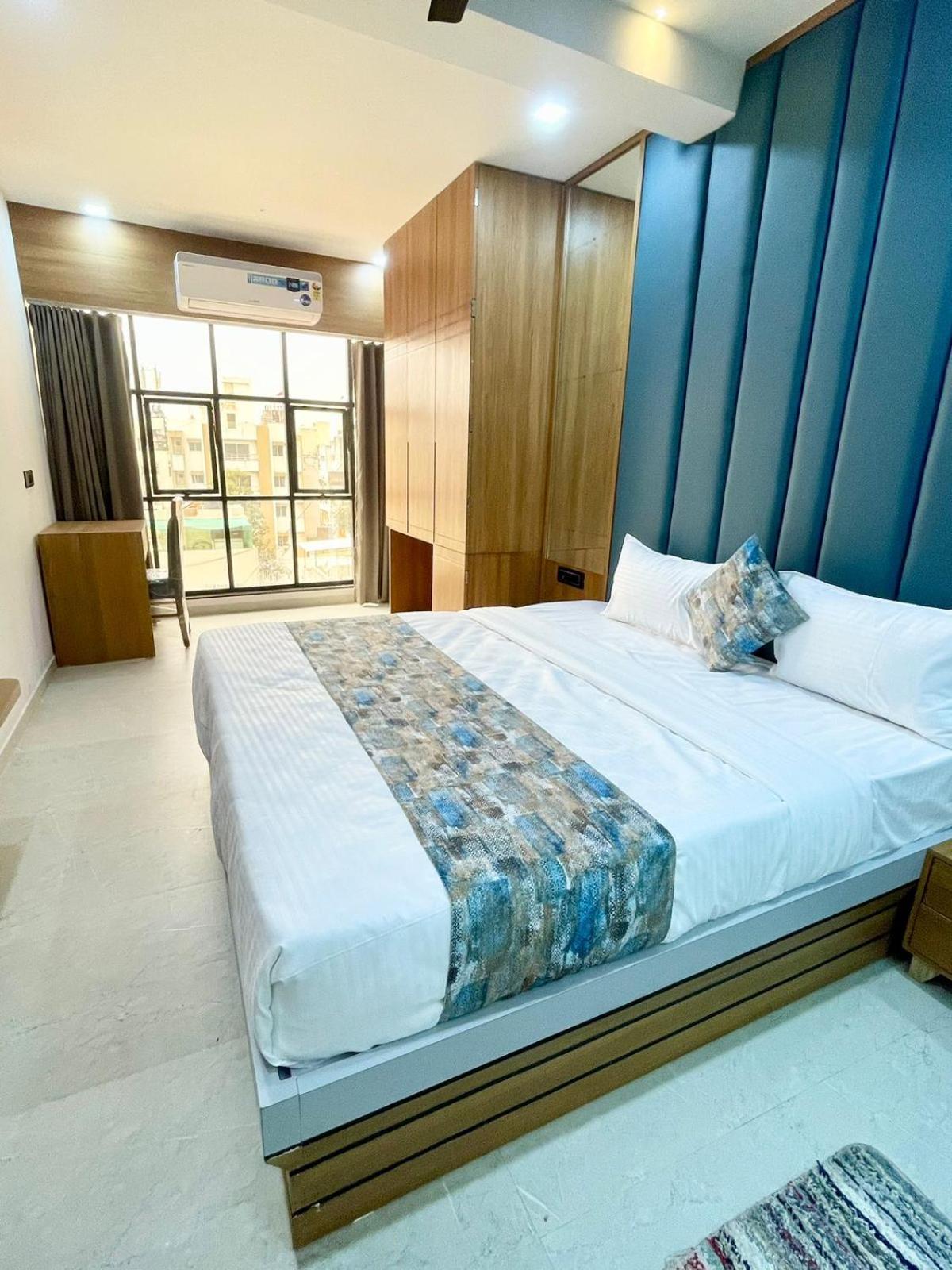 Hotel Royal Elite Rajkot Luaran gambar