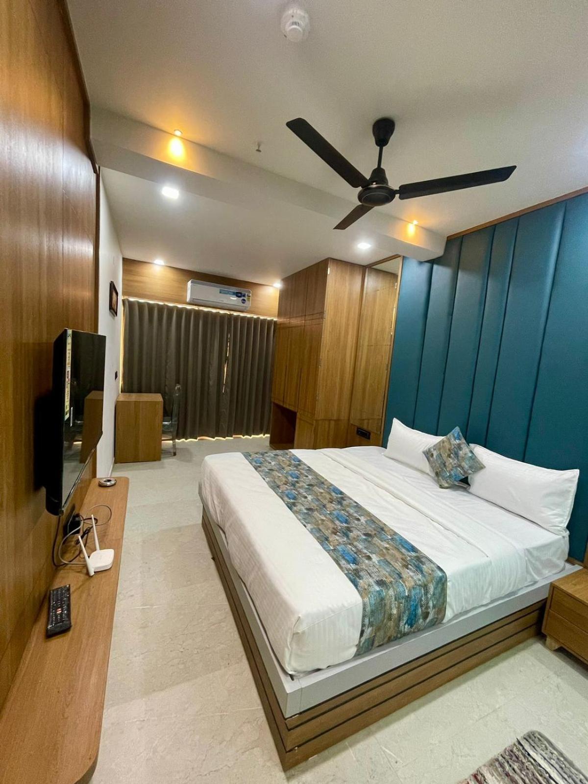 Hotel Royal Elite Rajkot Luaran gambar