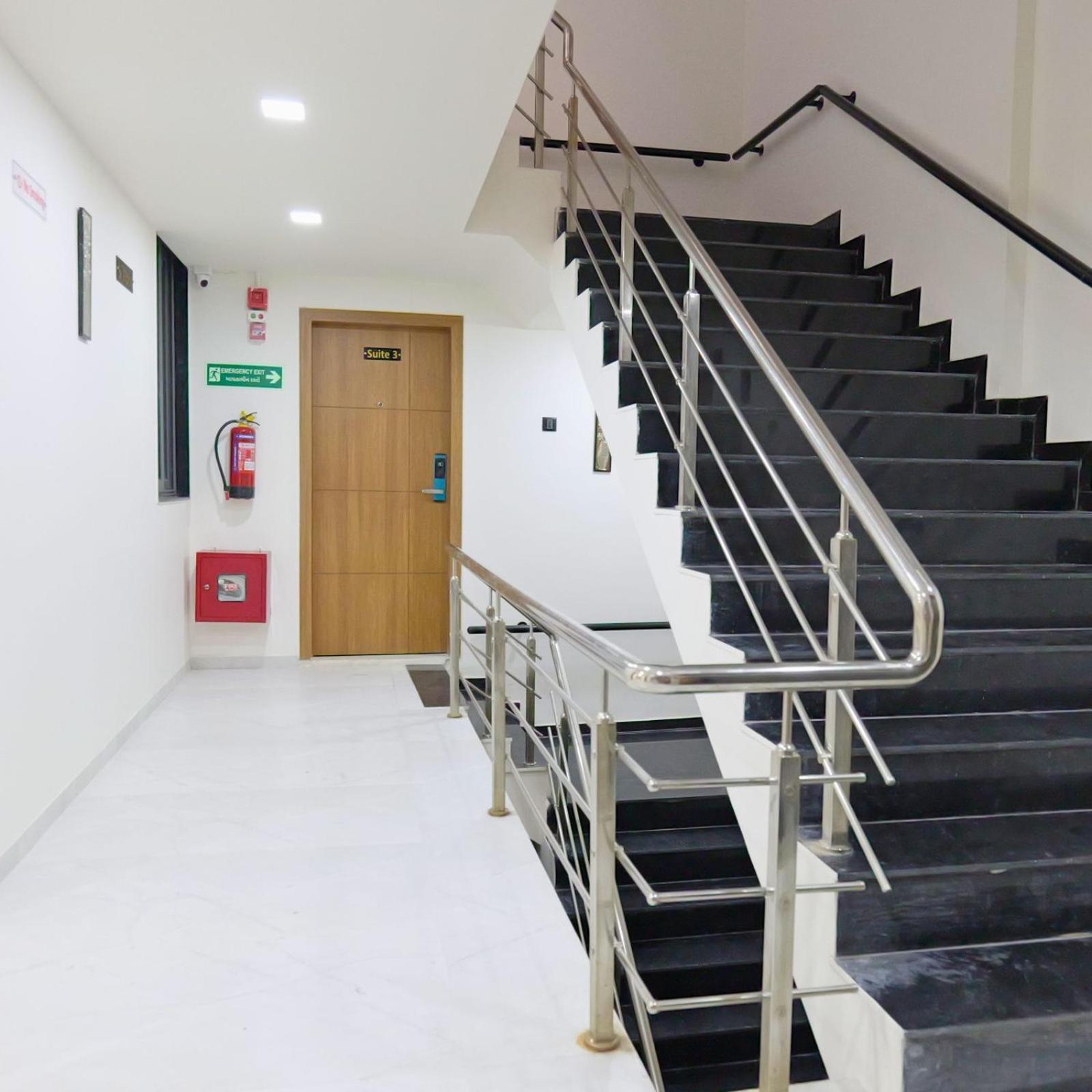 Hotel Royal Elite Rajkot Luaran gambar